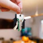 Huizenprijzen in 2025 bekijk de gids over de stijgingen en de impact van de rente nu